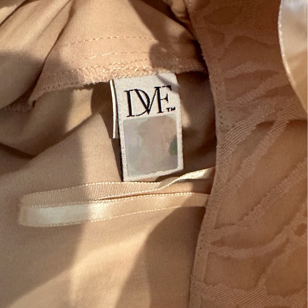 NWOT Diane Von Furstenberg Peach Ringwald Surplice Empire Waist Dress Size 8 - Picture 3 of 9